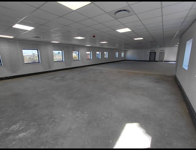 3,688M² OFFICE TO LET IN VORNA VALLEY